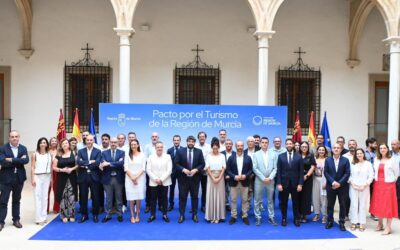 El Gobierno regional firma un gran pacto con el sector turístico de la Región de Murcia